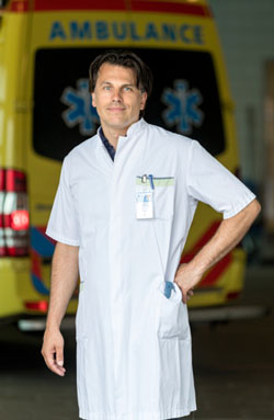 Charles Stevens, traumachirurg