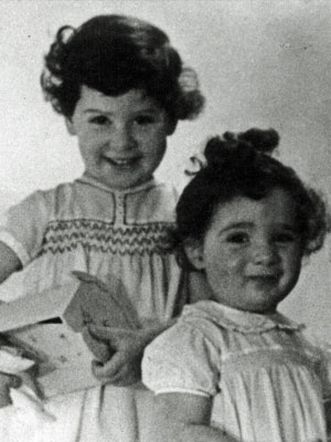 Reina en Kinna in 1942 (archief familie Klein).