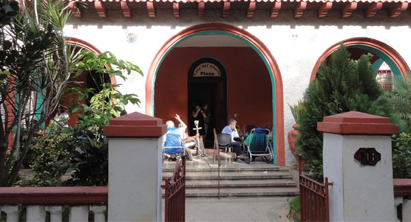 Elke wijk heeft een ‘Casa de Abuelos’ (huis van ouderen) om sociaal contact te stimuleren.