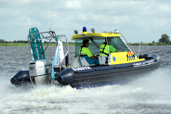 Het Antonius heeft samen met onder meer brandweer en politie een ambulanceboot ontwikkeld.
