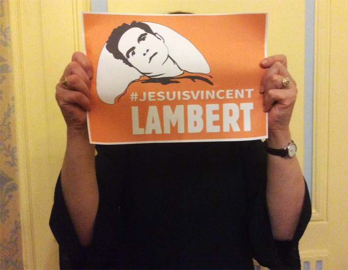 Op Twitter betuigen mensen steun door middel van de hashtag #jesuisvincent. Foto: @HalteLa_