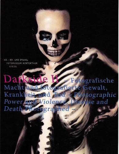 Urs Stahel (red.), Darkside II – Fotografische Macht und fotografierte Gewalt, Krankheit und Tod, Fotomuseum Winterthur/Steidl (Göttingen), 40 euro, o.a. te bestellen via www.amazon.de. 