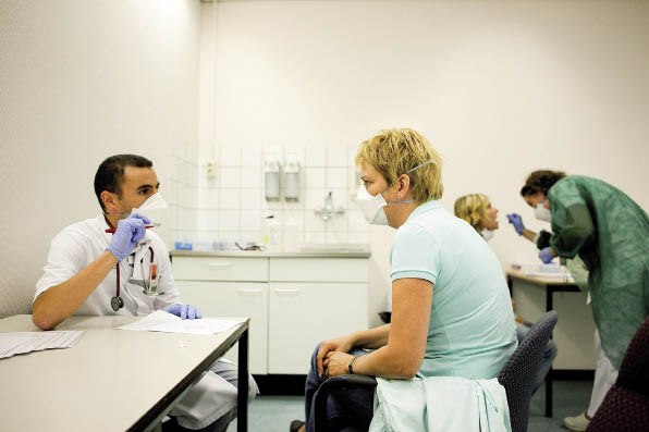In de tweede helft van 2009 bezochten 1161 patiënten de speciale grieppoli in het Slotervaartziekenhuis. beeld: Amaury Miller, HH